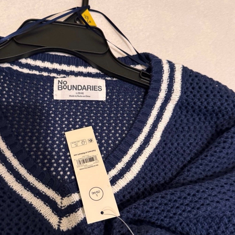 No Boundaries Women’s Jacquard Pullover, Large - Picture 2 of 5